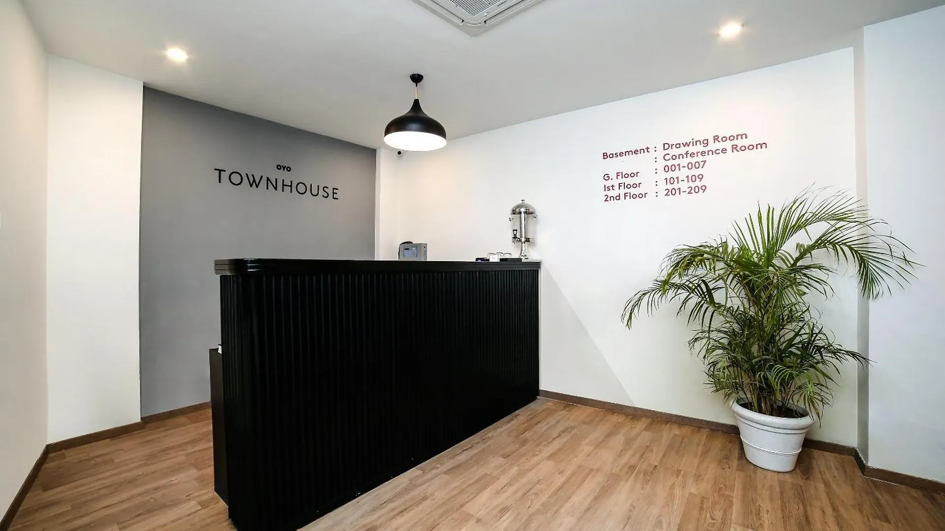 Collection O Townhouse 069 Hotel Gurgaon